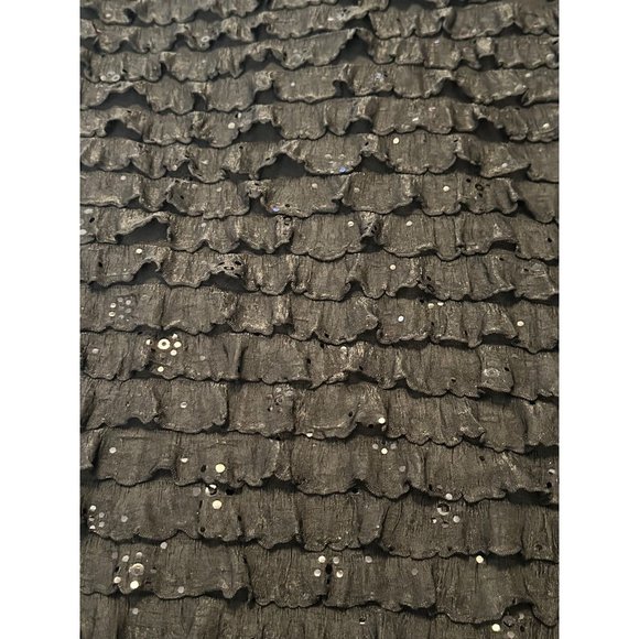 6 FOR $15 Discreet medium black tank top - Picture 2 of 3